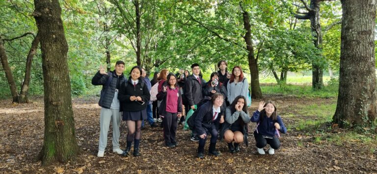 Estudiantes de tercero y cuarto medio conocen el Santuario de la Naturaleza Humedal Angachilla.